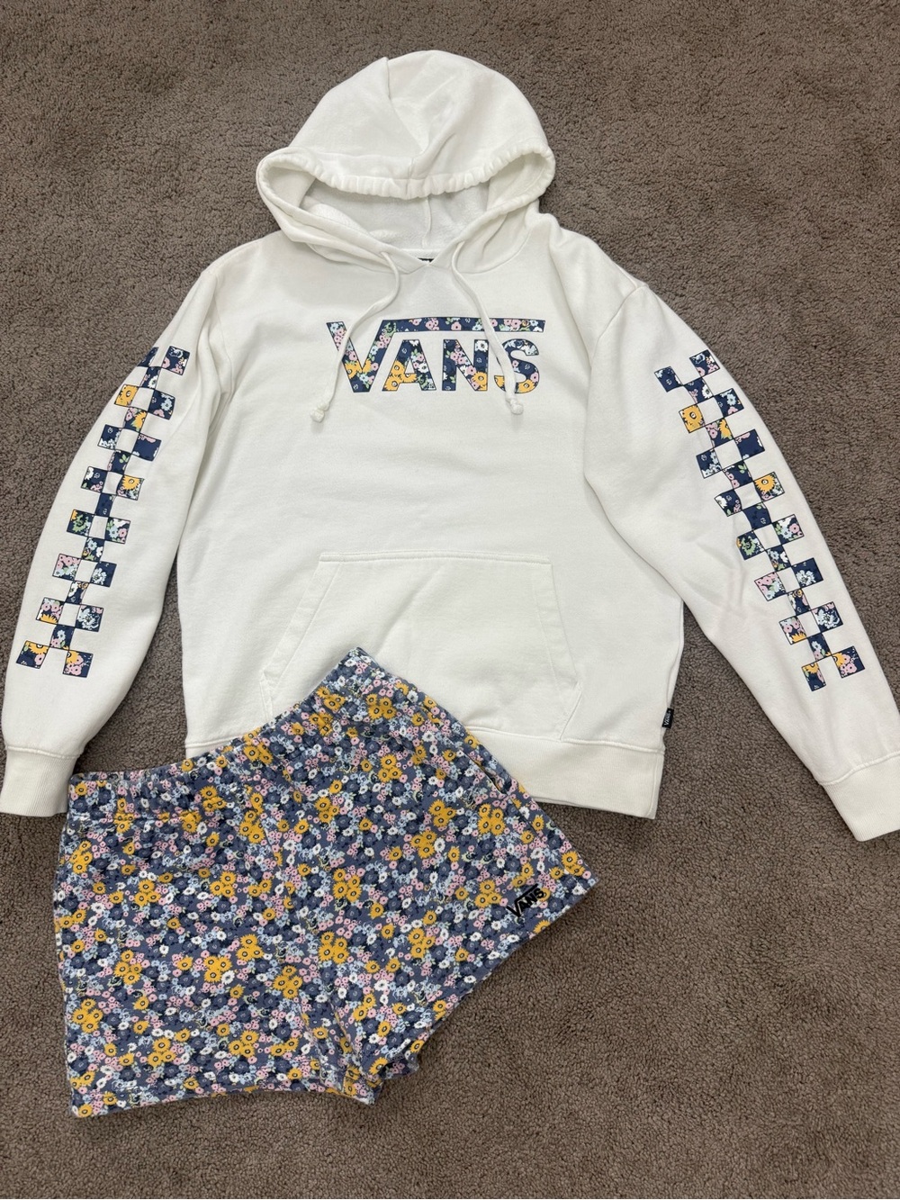 Women’s Sz S Vans White Floral Logo Hoodie & Navy/Yellow Floral Shorts